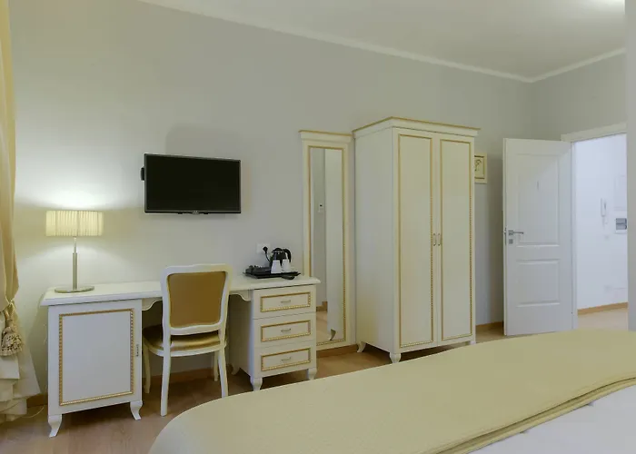 Oda ve Kahvaltı Gravina Frattina 4*